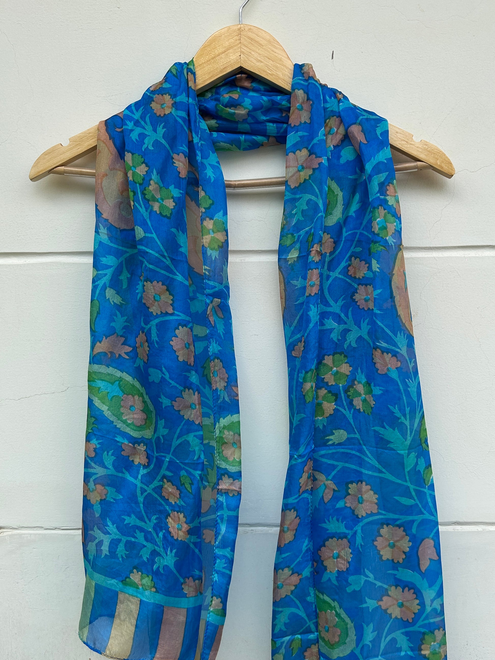Neel Scarf