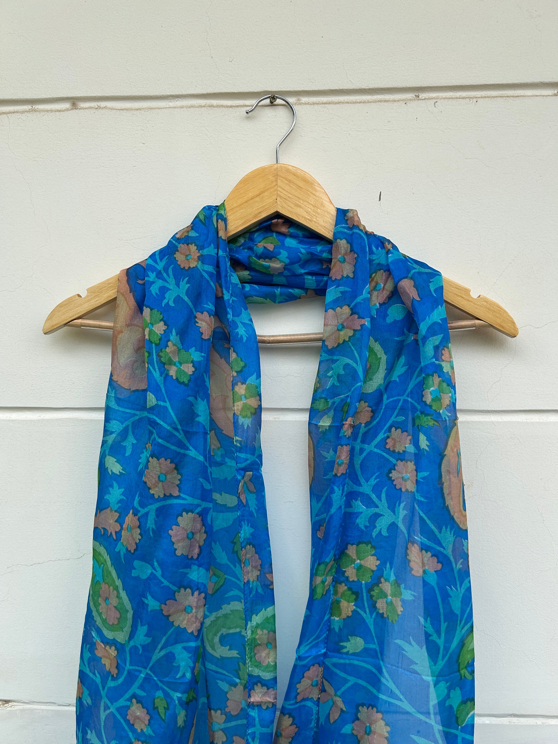 Neel Scarf