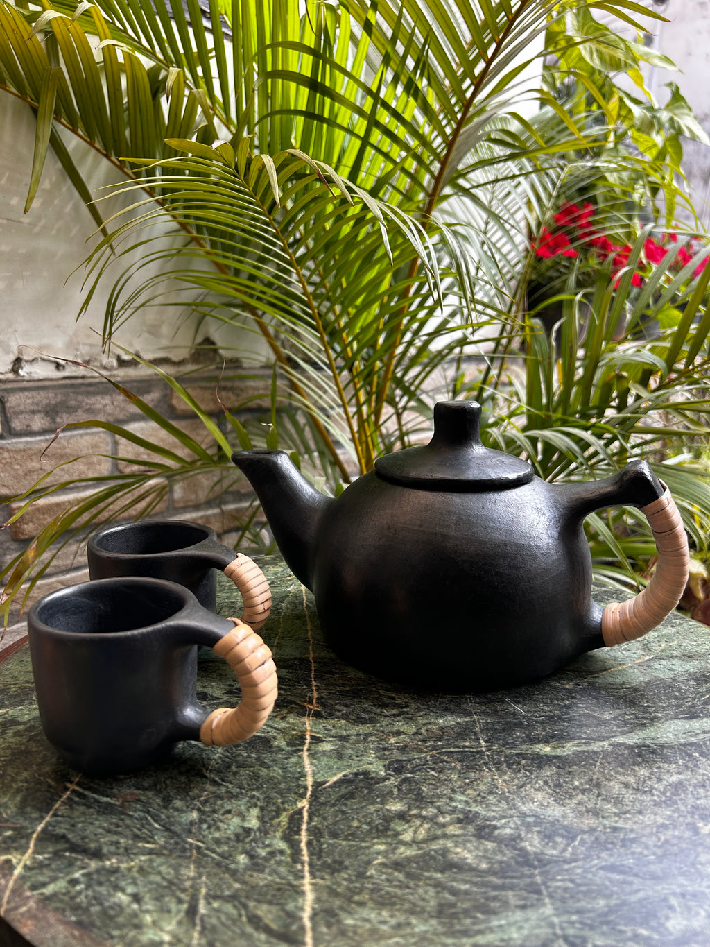 Kettle With Tea Cups (Set) | Longpi Black Pottery