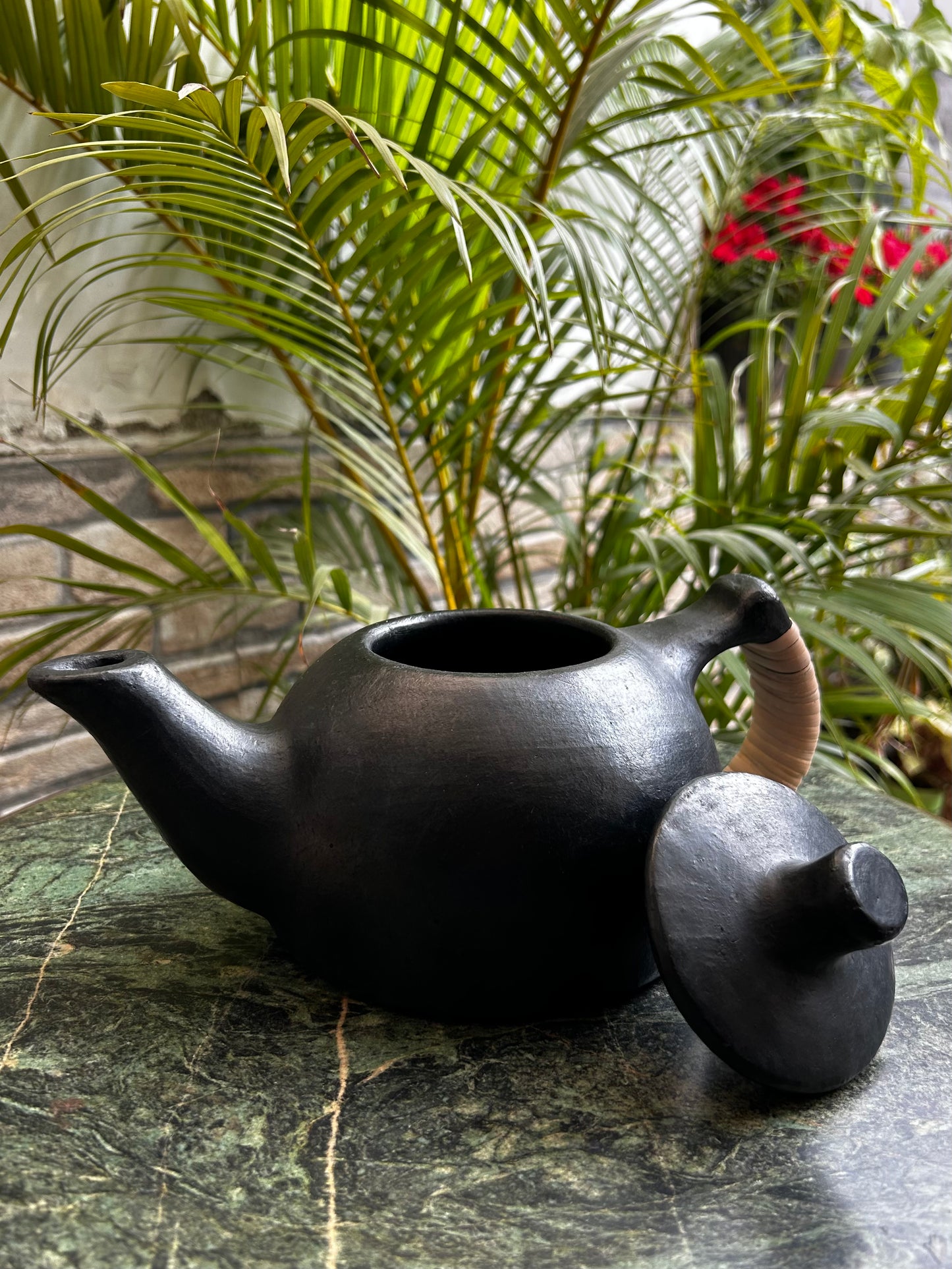 Kettle With Tea Cups (Set) | Longpi Black Pottery